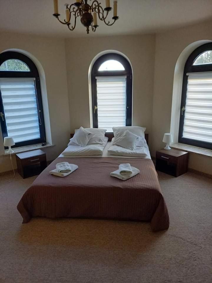Villa Falsztyn Holiday Home מראה חיצוני תמונה